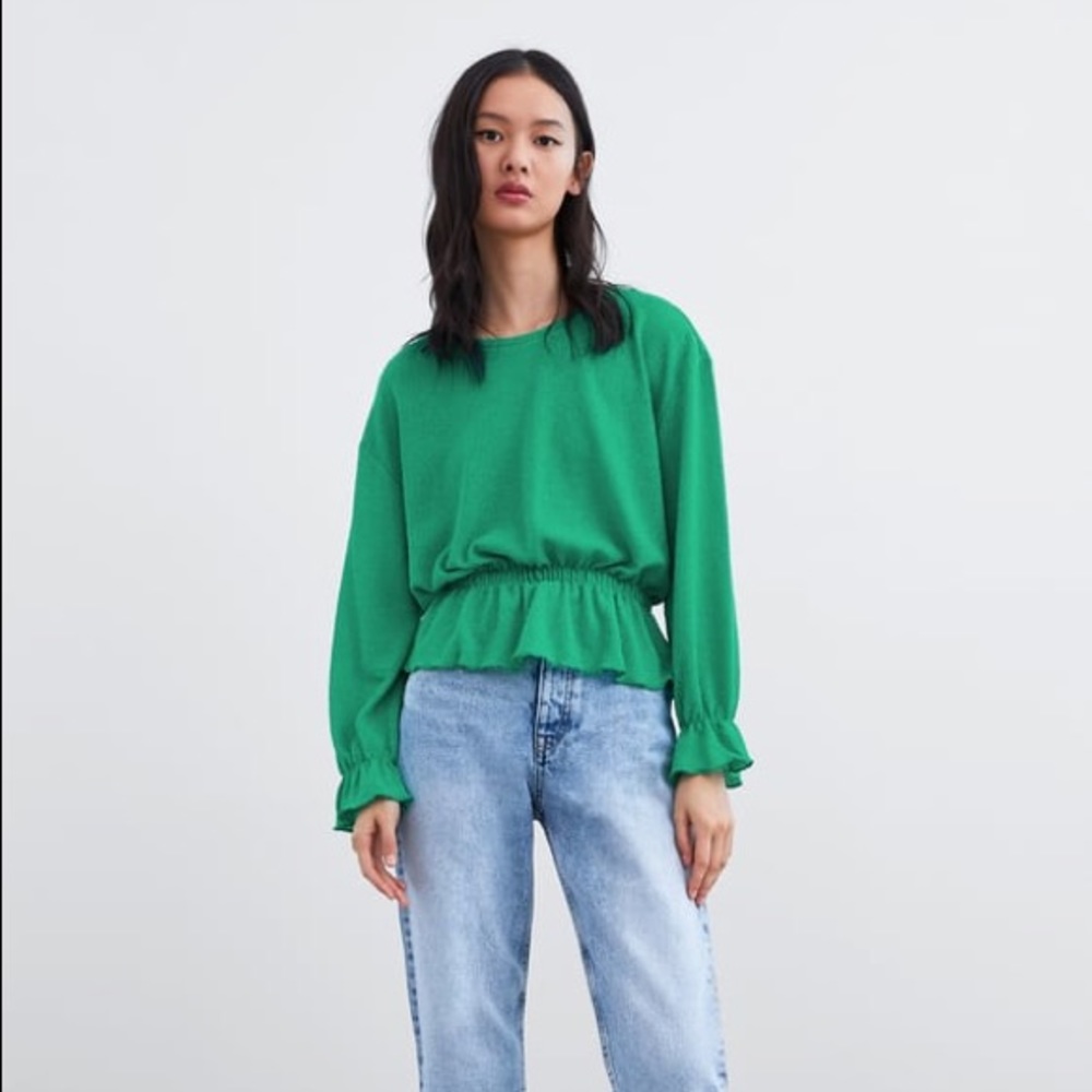 NWOT Zara ruffled top